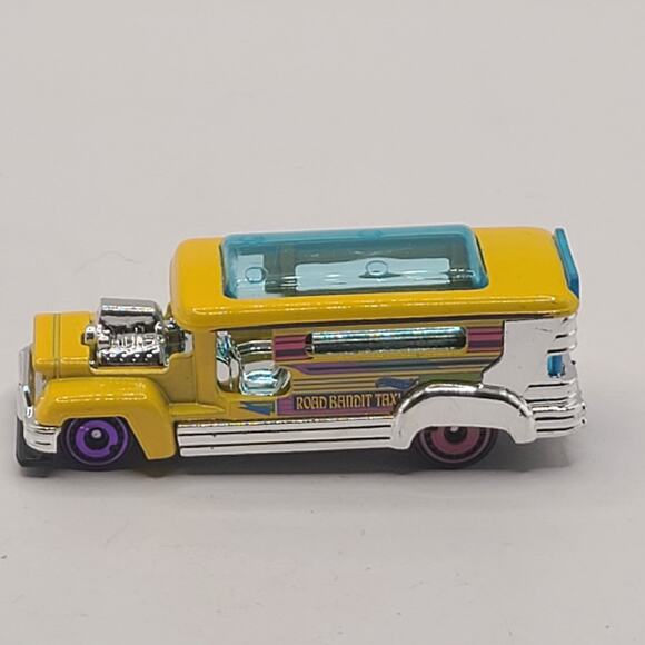 Hot Wheels HW Art Cars Road Bandit Pinoy 1 yellow - Picture 3 of 5
